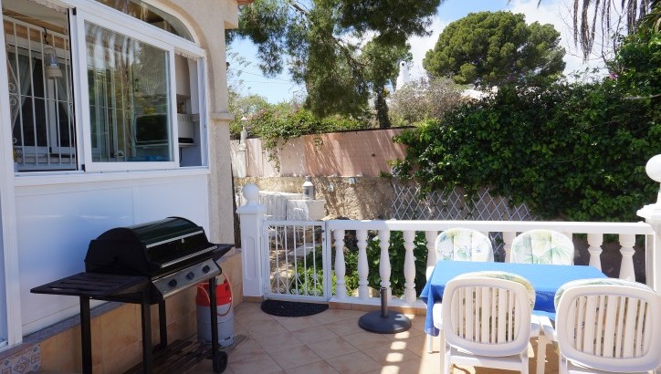 Casa cuidada con vistas fantásticas en La Nucia