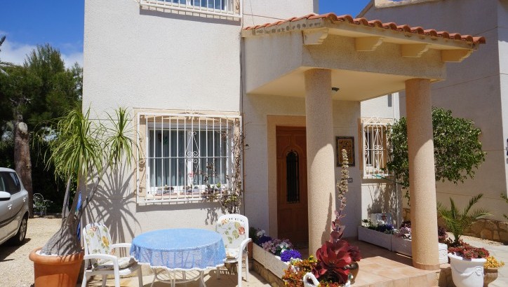 Beautiful link detached Villa with stunning views in La Nucia