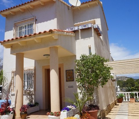 Beautiful link detached Villa with stunning views in La Nucia