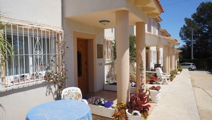 Beautiful link detached Villa with stunning views in La Nucia