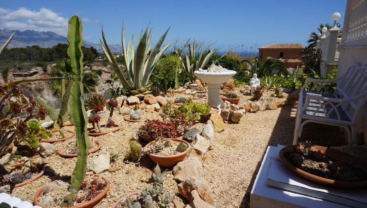 Casa cuidada con vistas fantásticas en La Nucia