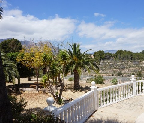 Beautiful link detached Villa with stunning views in La Nucia