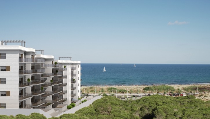 Moderne Wohnungen erste Reihe Strand Los Arenales