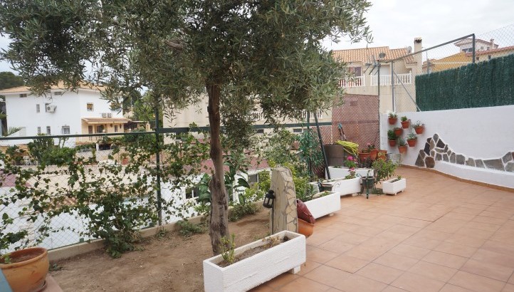 Semi-detached villa near international school in La Nucia