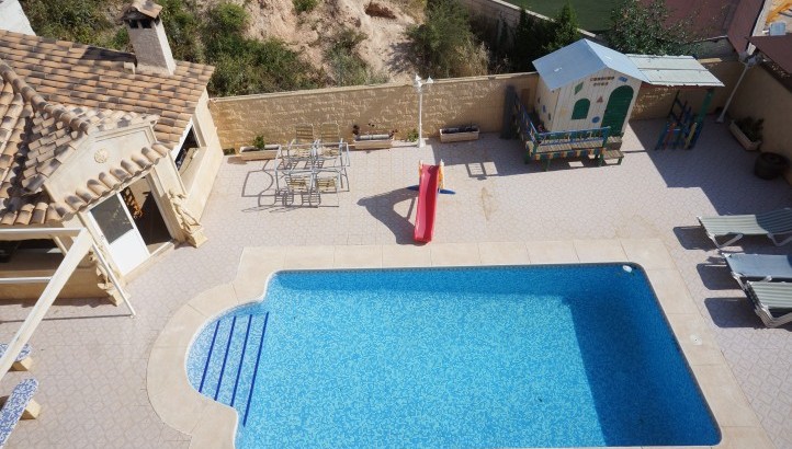 Beautiful detached Villa with pool and apartment in La Nucia