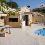 Casa cuidada con piscina y apartamento en La Nucia