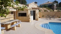 Beautiful detached Villa with pool and apartment in La Nucia