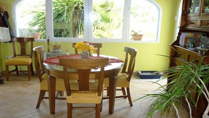 Bargain villa with pool in within walking distance of Moraira
