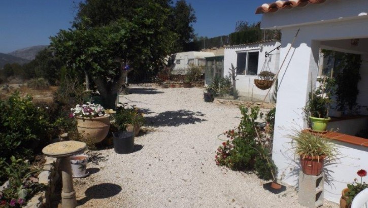 Landhaus mit 4 Schlafzimmern und Pool in Benissa