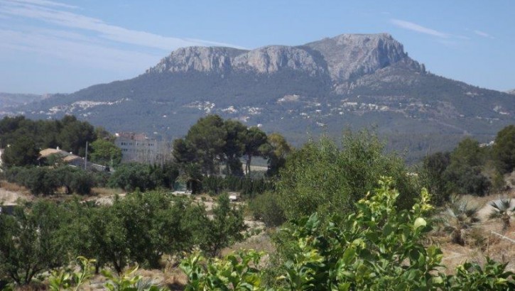 Landhaus mit 4 Schlafzimmern und Pool in Benissa