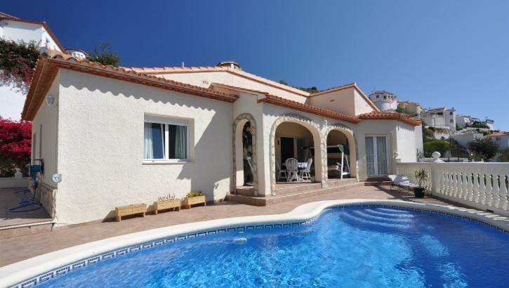 Schöne Villa mit Pool in Pedreguer / Denia