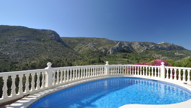 Villa grande con piscina a Pedreguer