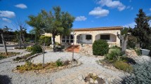 Villa de una sola planta con vistas sobre Jalón