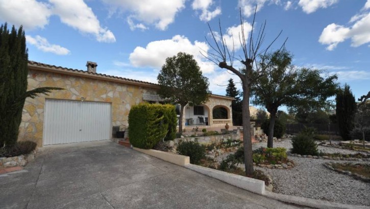 Villa de una sola planta con vistas sobre Jalón