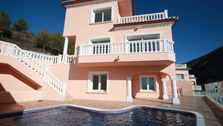 Moderne Villa mit Panoramameerblick in Moraira