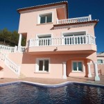 Detached villa with sea views in Moraira