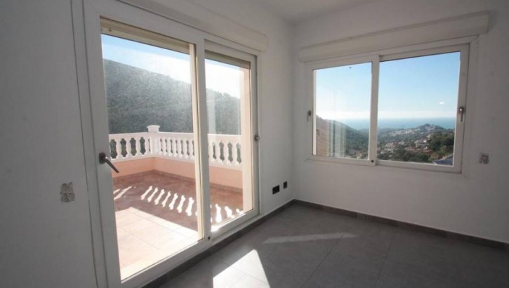 Moderne Villa mit Panoramameerblick in Moraira