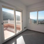 Detached villa with sea views in Moraira