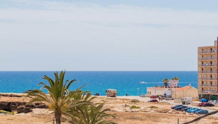 New built apartments in 1. line to the beach