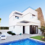 Exclusiva Villa pareada con parcela privada en Villamartin