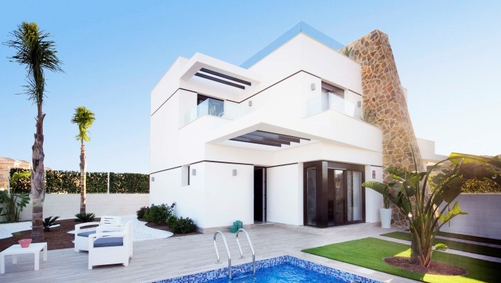 Exclusiva Villa pareada con parcela privada en Villamartin