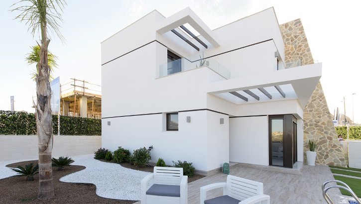 Exclusiva Villa pareada con parcela privada en Villamartin