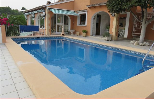 Une villa grande seulement à 1 Km de la plage à Benissa