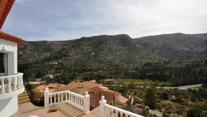 Villa mit toller Aussicht in Pedreguer