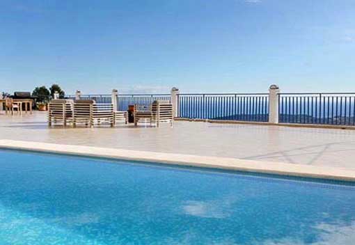Villa avec des vues sur la mer formidables à Altea La Vella