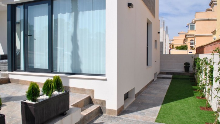 Luxury houses in Orihuela Costa (Villamartin)