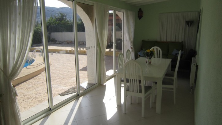 Villa reformada con psicina y vistas al mar a Calpe