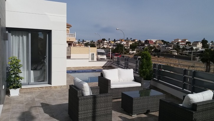 Villas independientes en Villamartín-Orihuela Costa