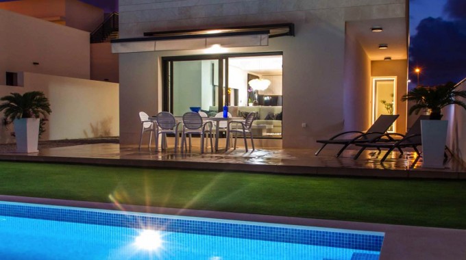Freistehende Häuser mit privatem Pool in Orihuela Costa