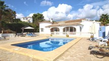 Bonita villa con piscina en Benissa