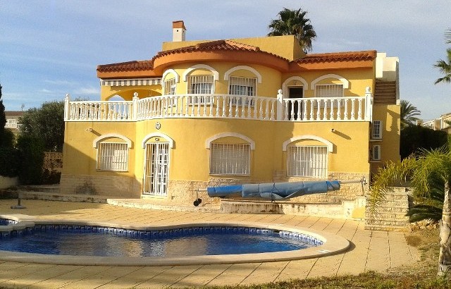 Großzügige Villa mit Meerblick und Pool in Quesada