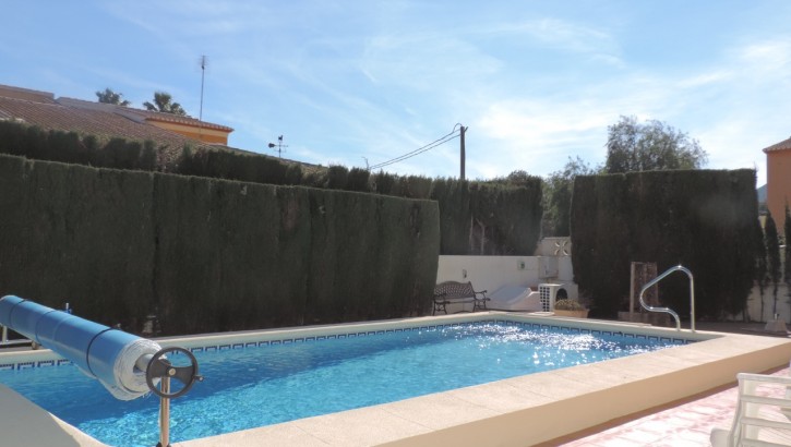 Villa with pool and views in Denia