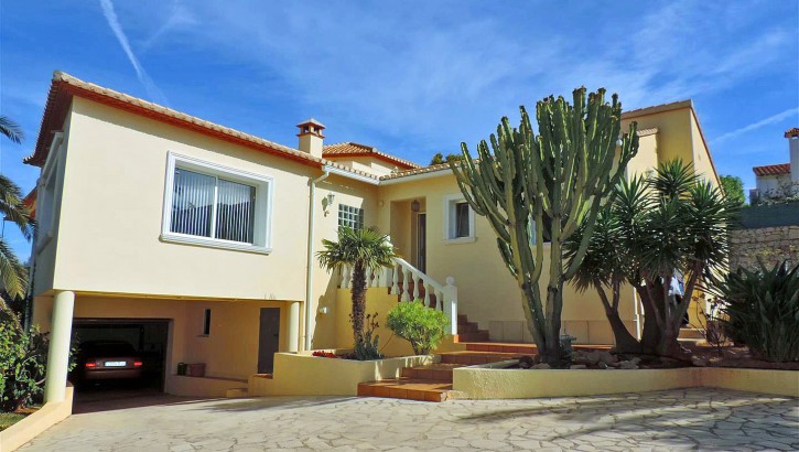 Moderne Villa in Denia mit Pool und Sauna