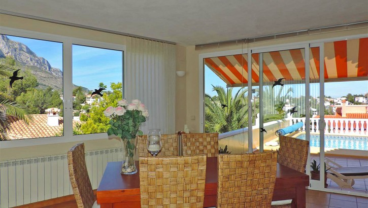 Villa en una zona tranquila de Denia con piscina