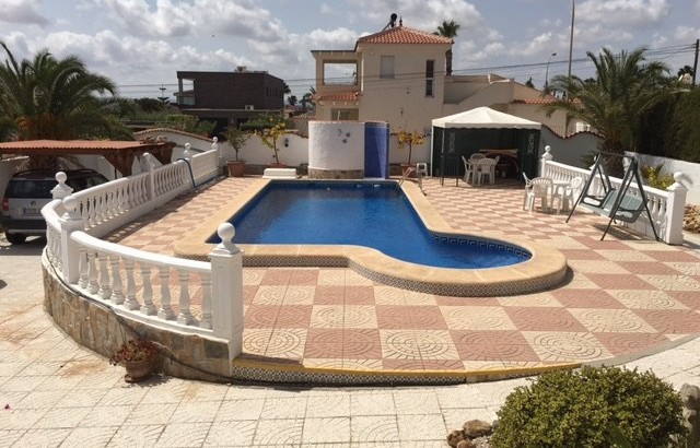 Belle villa avec des vues et piscine à Quesada