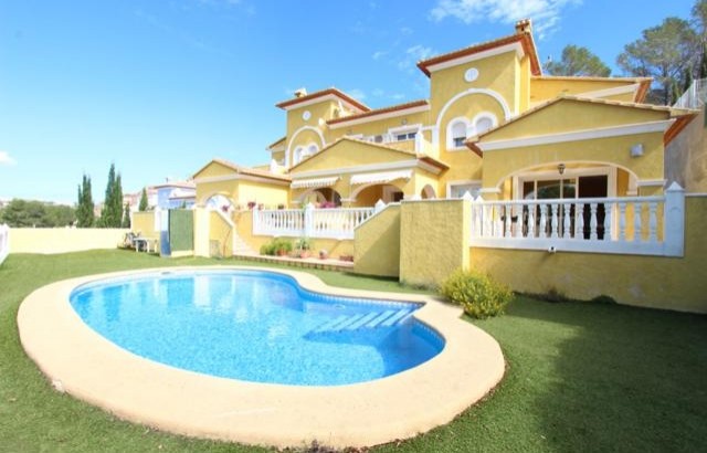 Belle maison mitoyenne à Calpe