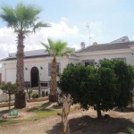 Villa bonita con un tereno grande en Los Montesinos