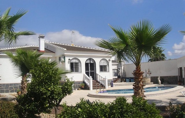 Beautiful villa with pool near Los Montesinos