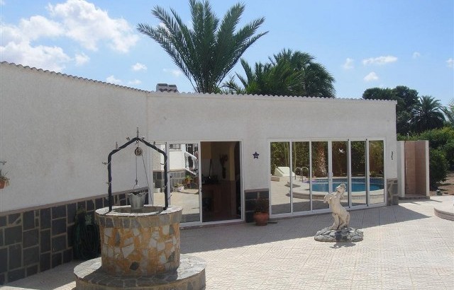 Beautiful villa with pool near Los Montesinos