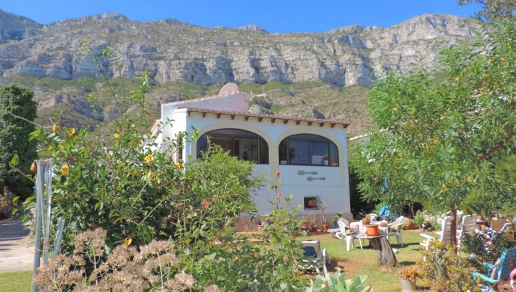 Spacious villa with sea view in Denia