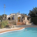 Cozy house with pool in Denia