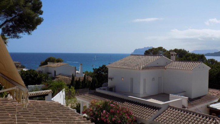 Semidetached house with sea view in Moraira