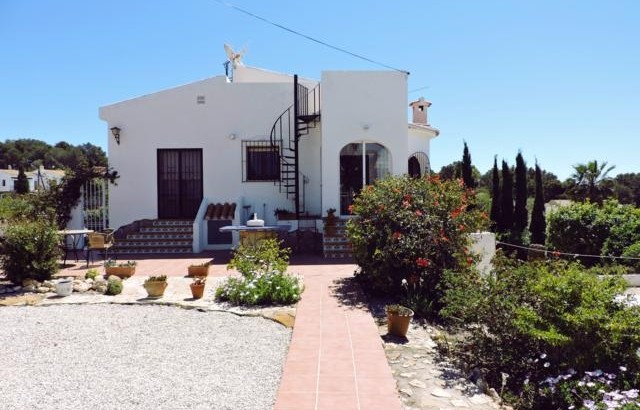 Große Villa mit Pool und Meerblick in Calpe