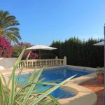 Villa con vistas y piscina en Denia