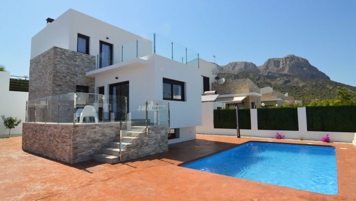 Beautiful new villas with sea views in Polop