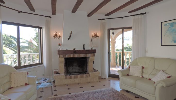 Lovely villa with views and pool in Denia